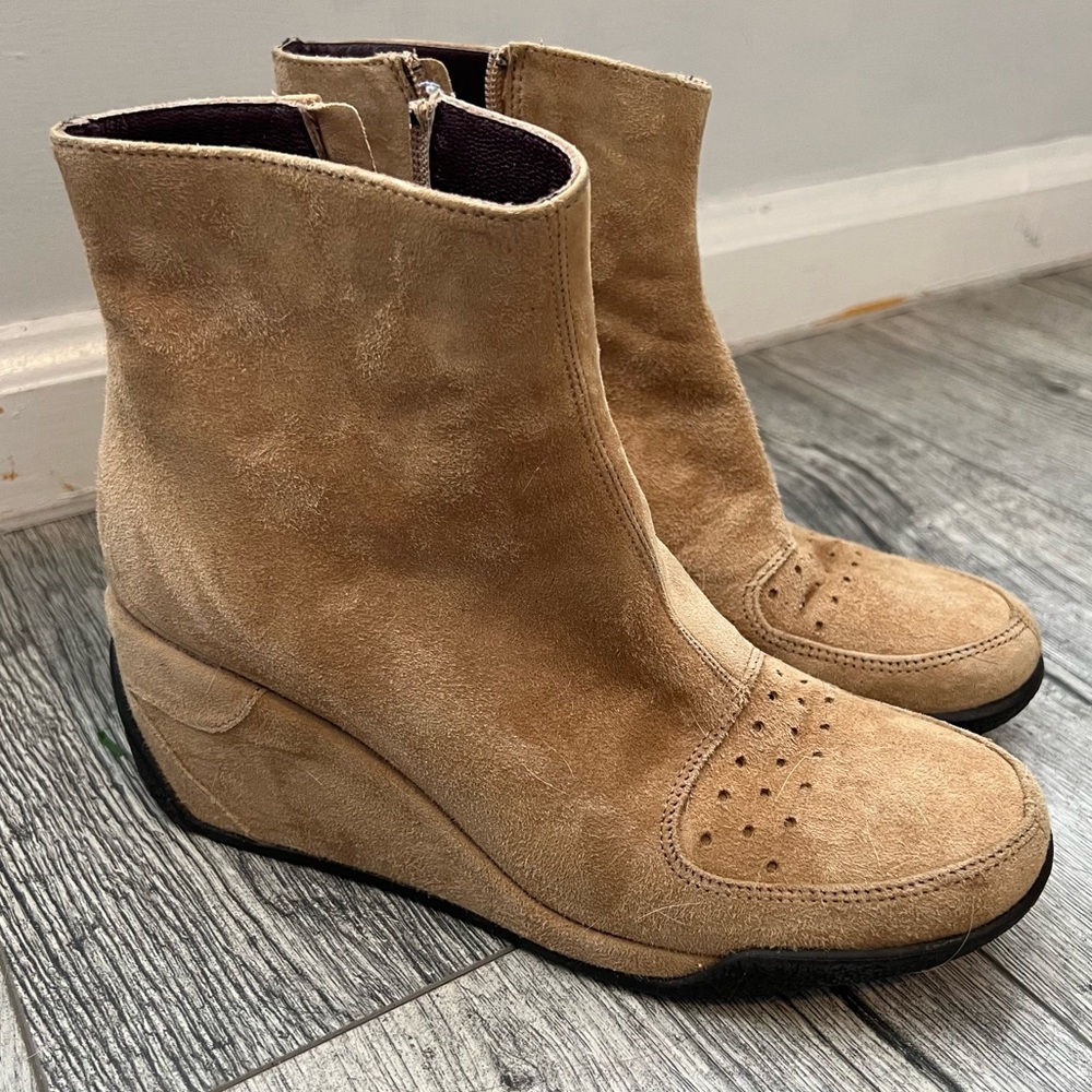 Via Spiga Tan Booties
